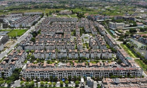 Bất động sản cho nhà giàu vắng bóng giao dịch, đất nền đua nhau bán ‘cắt lỗ’